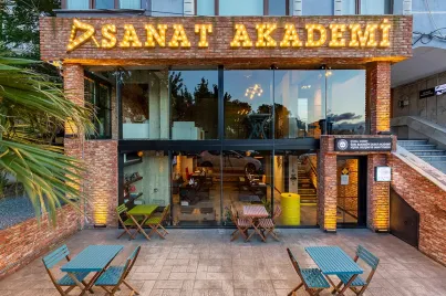 En İyi Sanat Kursu Olmayı Nasıl Başardı? Sanat Akademi’nin Başarı Öyküsü