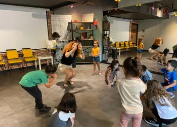 Drama Akademi: Sanatla Potansiyelinizi Keşfedin!