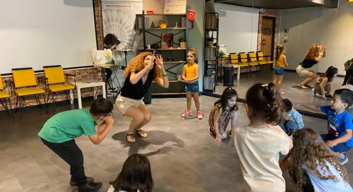 Drama Akademi: Sanatla Potansiyelinizi Keşfedin!